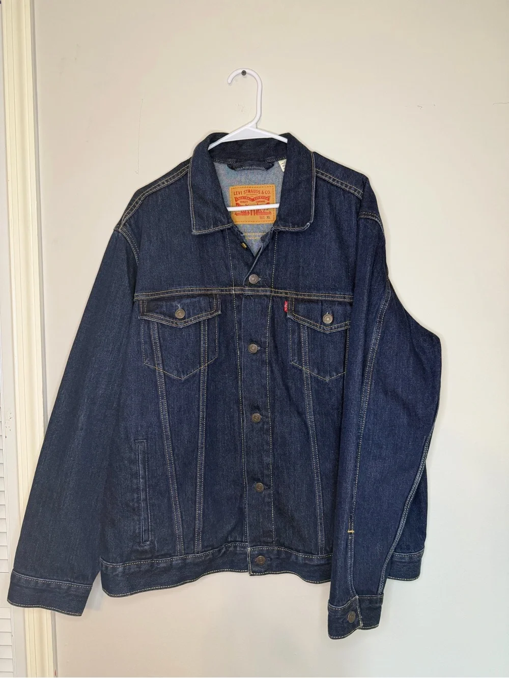 Men’s Levi's Dark Wash Denim Trucker Jacket, Size XL